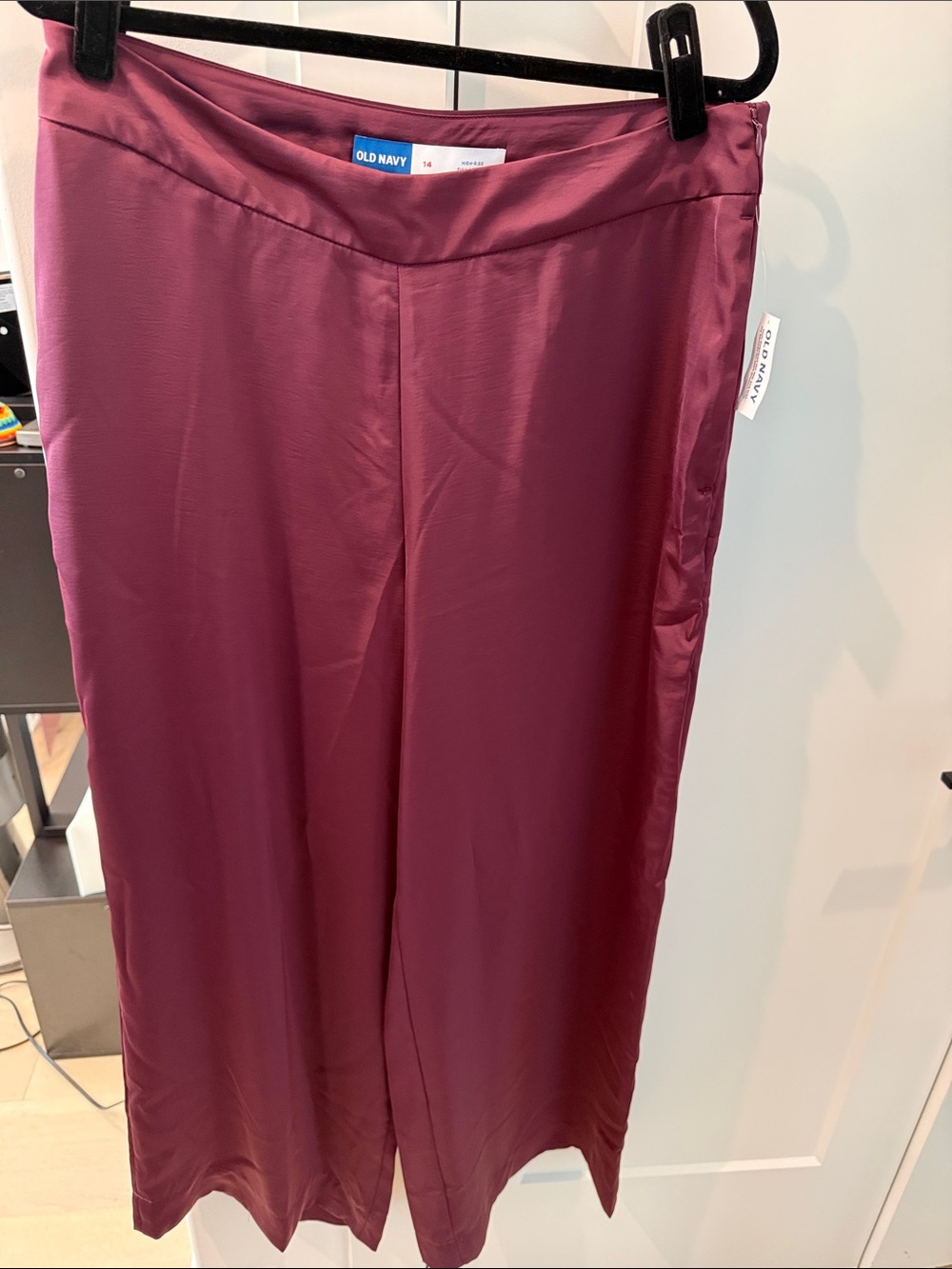 Old Navy Wide-Leg Pants in Burgundy